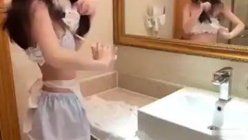 白丝美乳想打在脚上操出白浆摸胸女仆装学妹 精彩预览