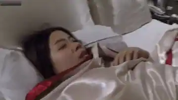 【失控现场】台湾豪乳美眉被骗酒店灌醉，惨遭开房强草 精彩预览